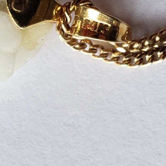 Vintage Gold Chain with Jade Necklace. - Picture 9 of 10